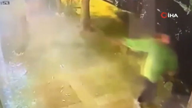 Tartıştı, geri dönüp saldırdı