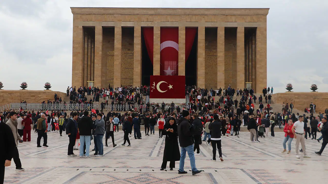 Cumhuriyet'in 103. yıl dönümünde Anıtkabir'de tören, siyasi liderler de katıldı