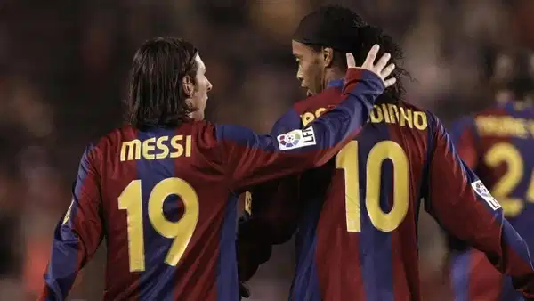 Ronaldinho'dan Lionel Messi'ye duygusal veda