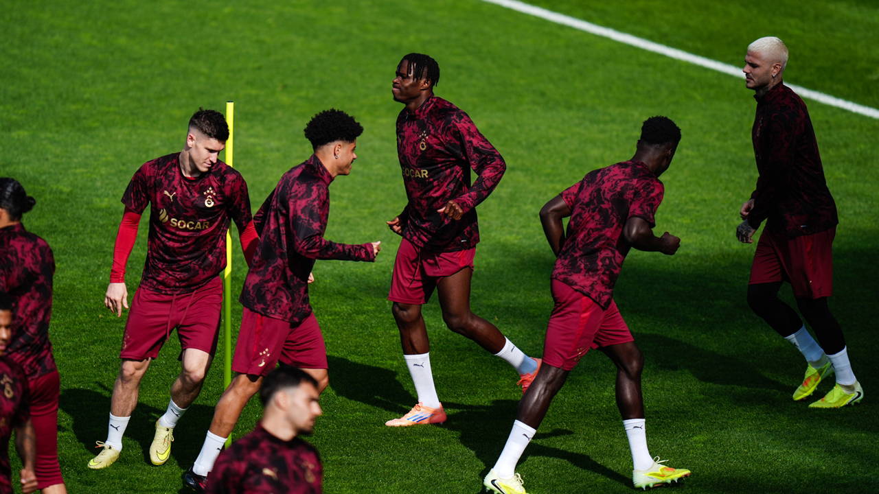 Galatasaray'da 2 eksik: Ajax maçı kamp kadrosu belli oldu!