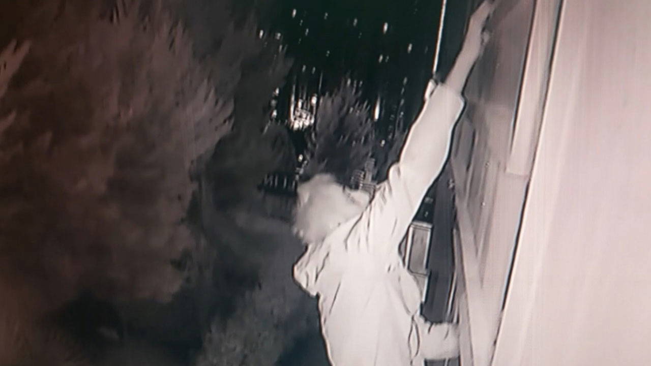 Kadıköy'de pes dedirten hırsızlık anları kamerada