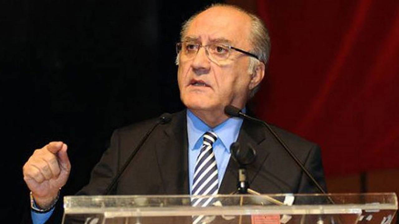 Galatasaray divanında demokrasi uyarısı