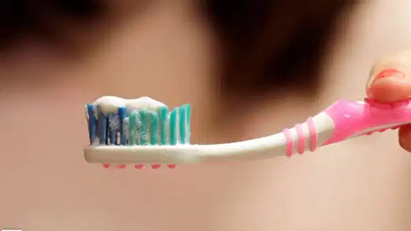 Diş fırçanızı ne kadar sürede bir değiştirmelisiniz?