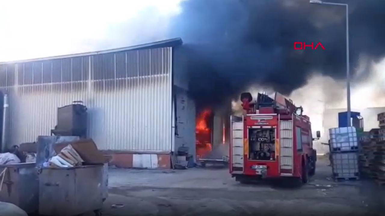 Polyester fabrikasında yangın... Alevler tüm binayı sardı!