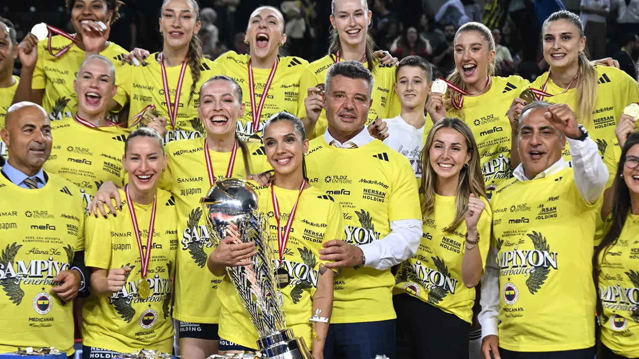 Fenerbahçe, sezonu kupalarla açtı!
