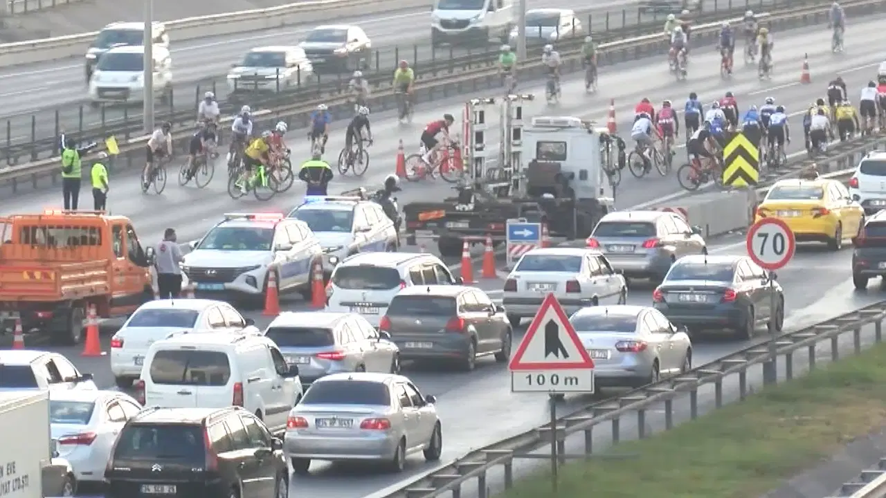 İstanbul’da 'bisiklet yarışı' nedeniyle kapatılan yollar trafiğe açıldı