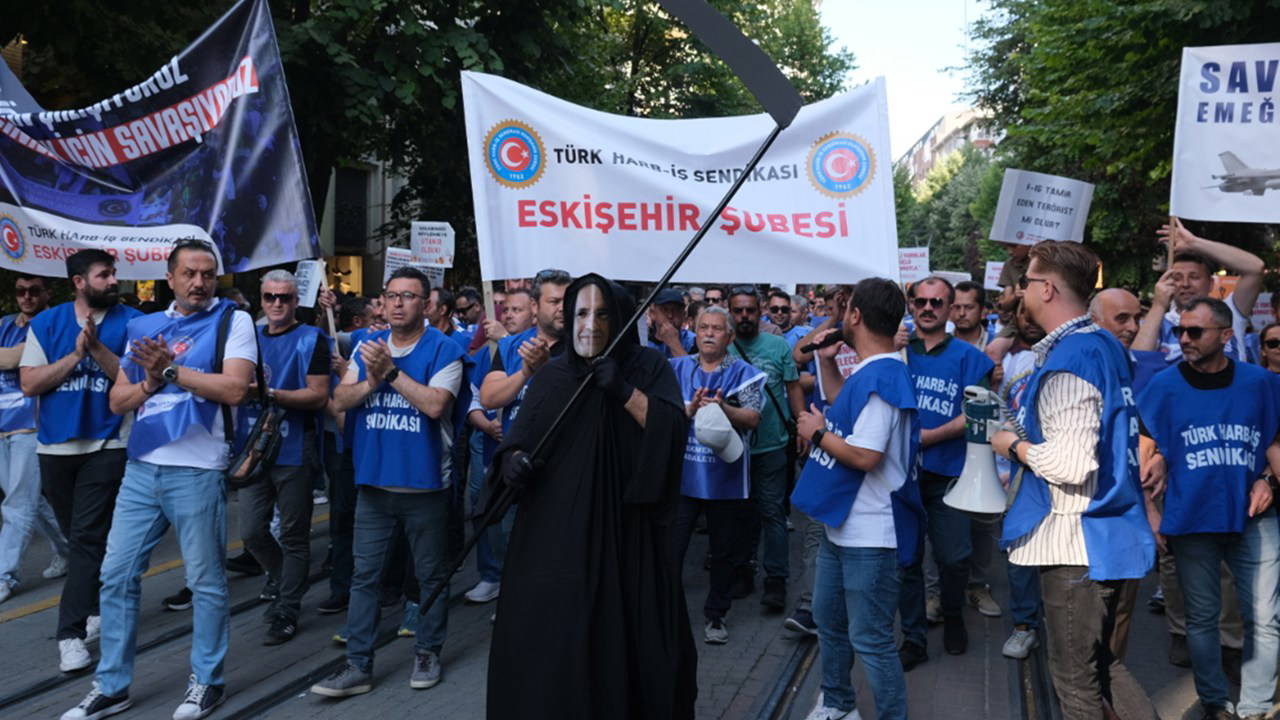 Bakan Mehmet Şimşek 'Azrail' oldu: Eskişehir’de kamu işçilerinden hükümetin 'zam' teklifine protesto 