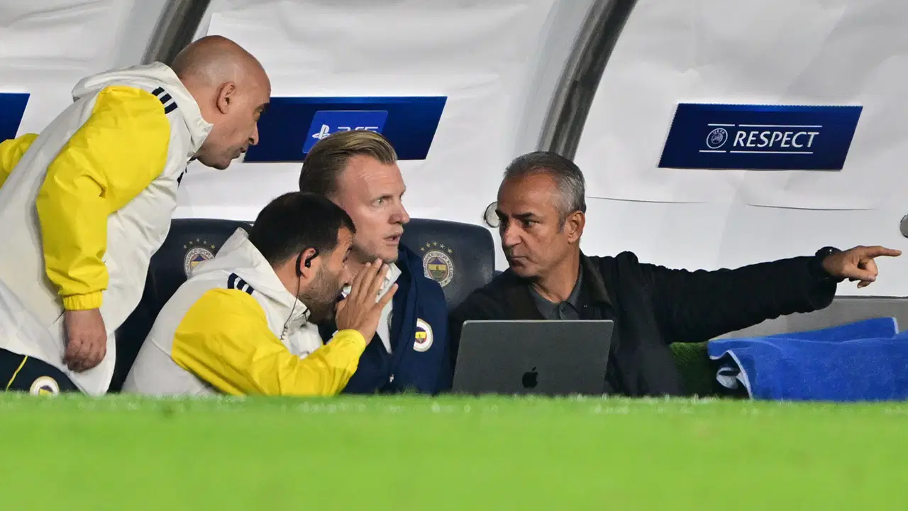 Spor yazarları Fenerbahçe - Slavia Prag maçını yorumladı: 'İsmail Kartal'ın kredisi sıfıra indi'
