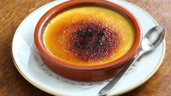 İspanya’nın nefis karamelli tatlısı: Crema Catalana tarifi 