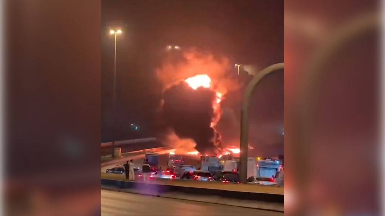 Riyad’daki ABD Büyükelçiliğinde patlama sonrası yangın