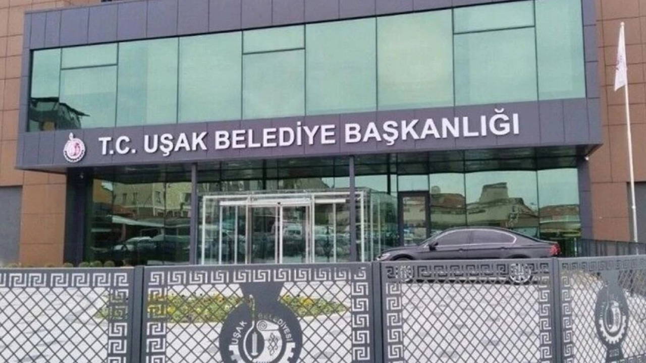 Son Dakika... Uşak Belediyesi'ne yönelik operasyonda gözaltına alınan 29 kişi adliyeye sevk edildi