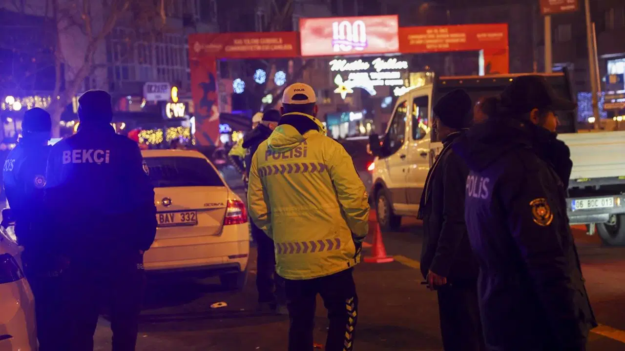 Ankara'da 'yılbaşı' önlemleri: 19 bin 42 Emniyet personeli sokağa iniyor