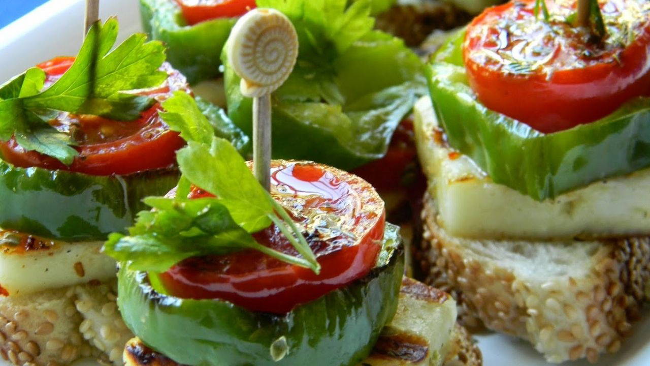 Klasik simide şık dokunuş: Kahvaltılık simit kanepe tarifi