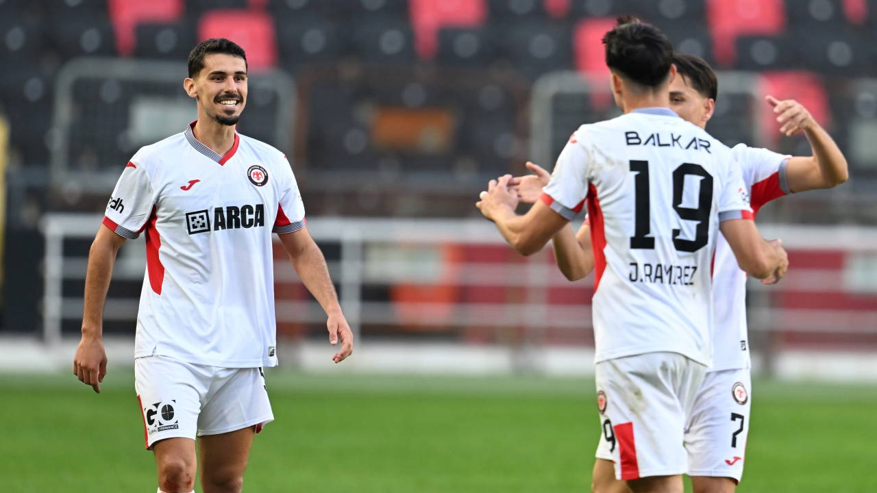 Burak Yılmaz, Çorum FK'de galibiyetle başladı!