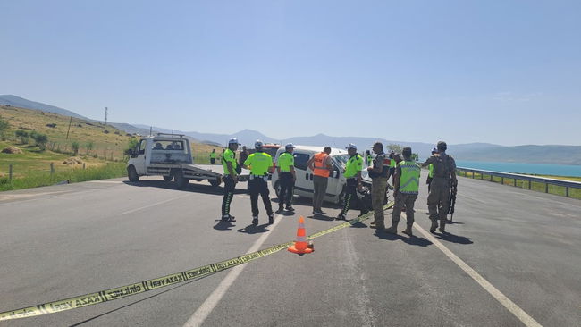Van-Erciş karayolunda feci kaza