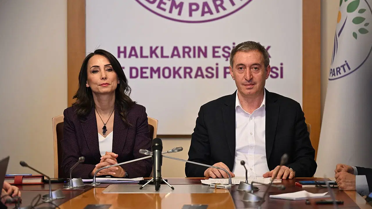 Son dakika... DEM Parti 'çerçeve yasa' teklifine imza attı