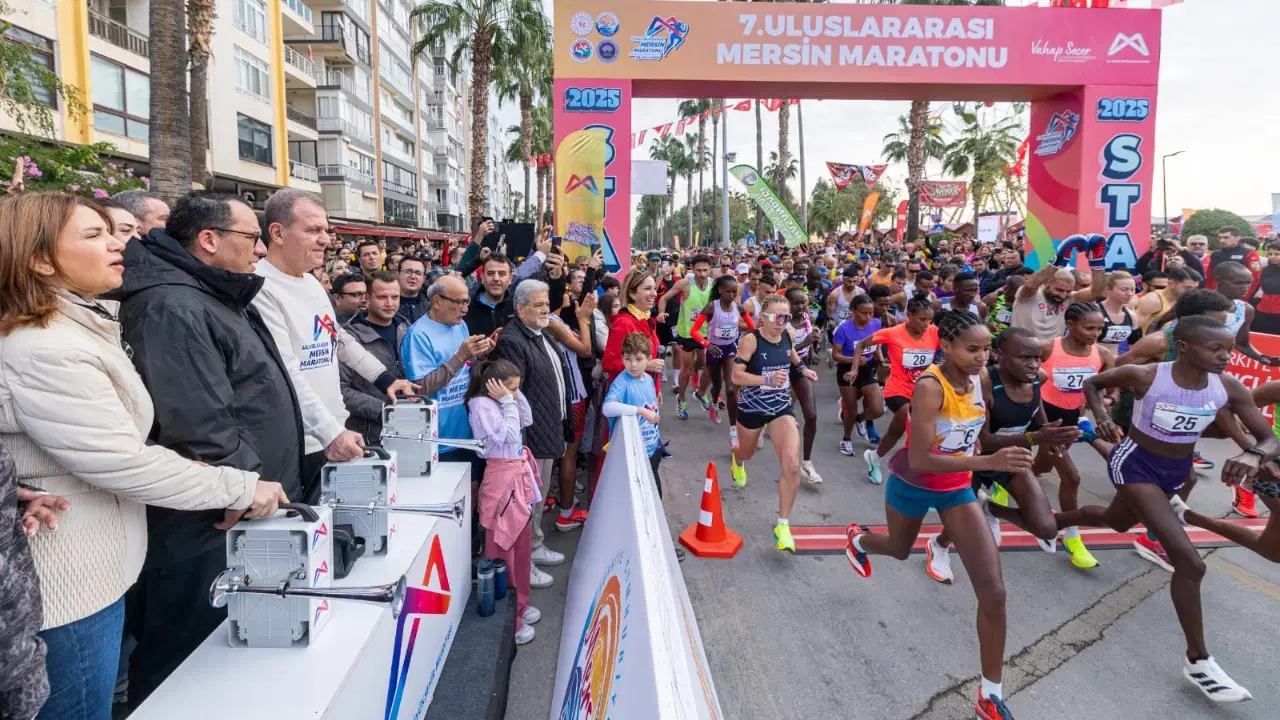 Uluslararası Mersin Maratonu'nda Türkiye rekoru kırıldı!
