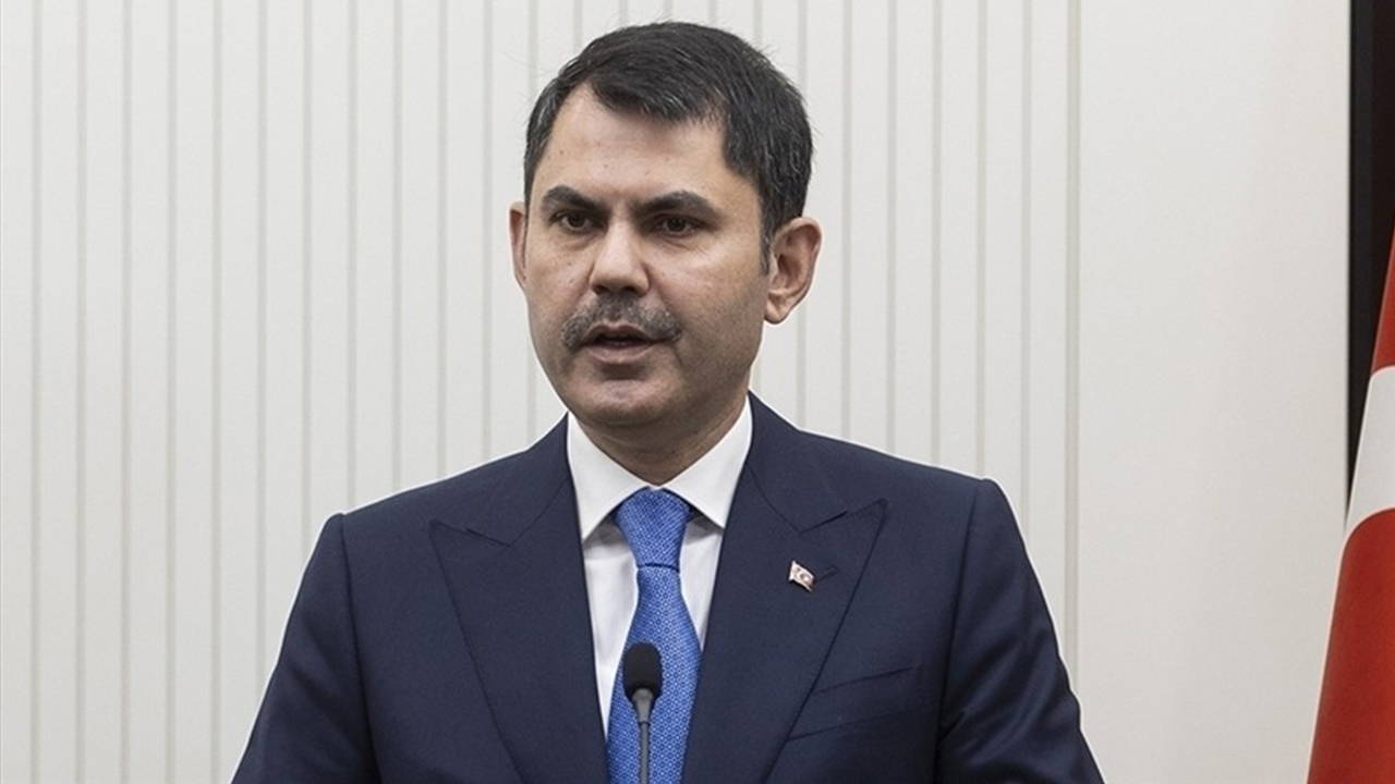 CHP’li isim, Bakan Kurum'a 'deprem konutlarını' sordu: 'Ödeme planında yer almayan iş yeri borçlandırmasına ilişin bir plan var mı?'