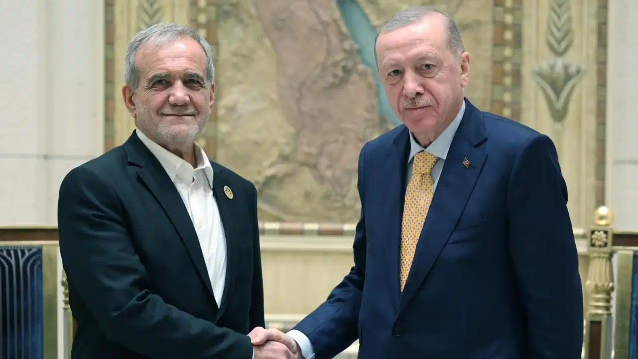 Erdoğan, İran Cumhurbaşkanı Pezeşkiyan ile görüştü