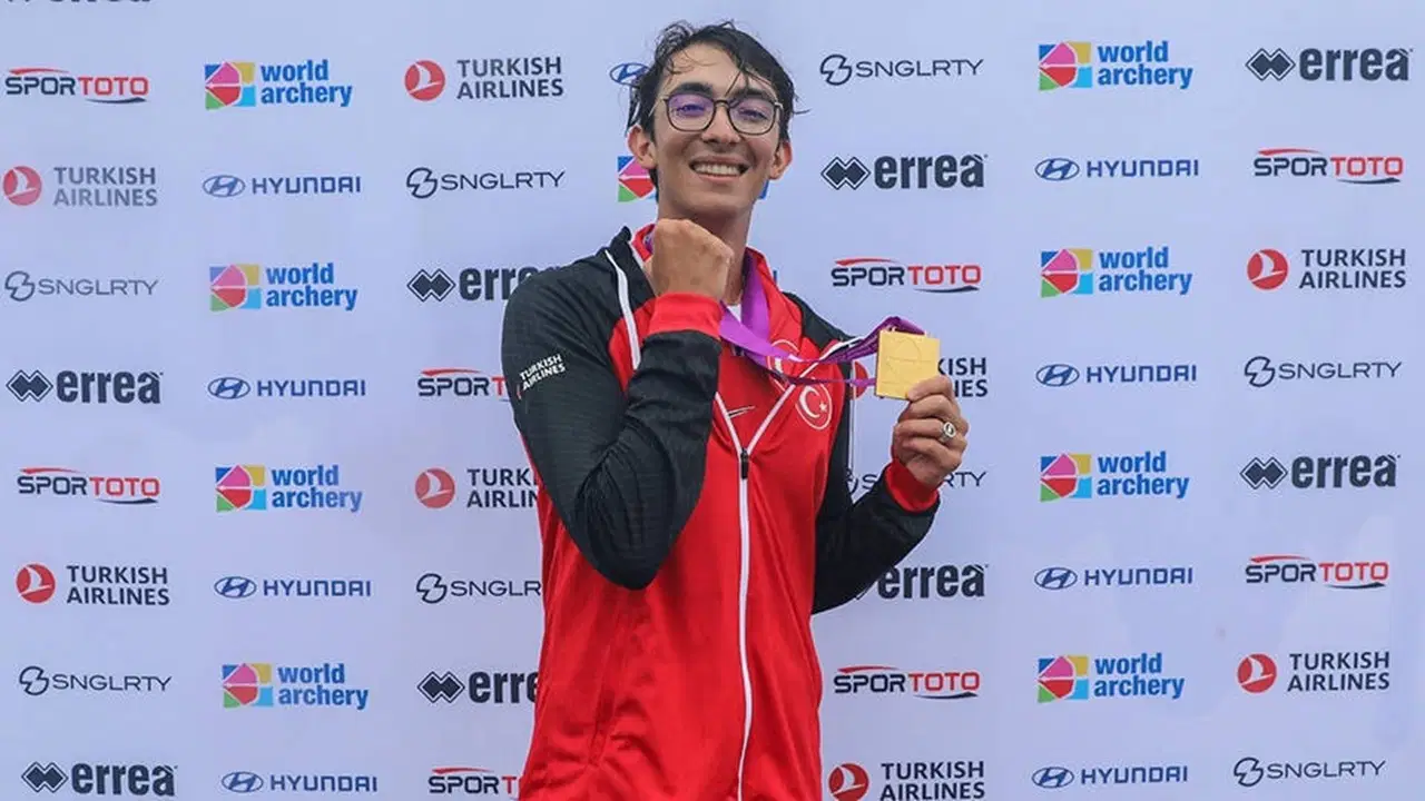 Mete Gazoz, 2028 Los Angeles Olimpiyatları hedefini Cumhuriyet'e açıkladı: 'İki madalyayı birden almak istiyorum'