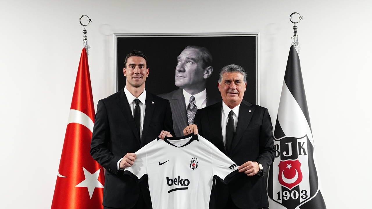 Serdal Adalı'dan Vlahovic'in lisansı için açıklama: 'İtalya Futbol Federasyonu'ndan izin bekleniyor'