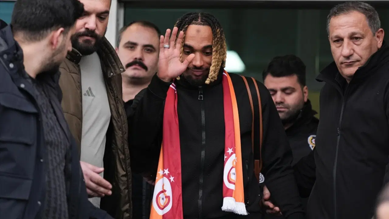 Galatasaray, Sacha Boey transferini resmen açıkladı: Maliyeti belli oldu!
