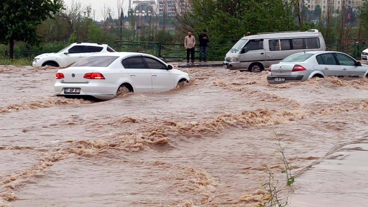Gaziantep ve Şanlıurfa’da sel felaketi... Bakan Göktaş, 55 milyon kaynak ayırdık derken, esnafın hesaplarına haciz konduğu ortaya çıktı