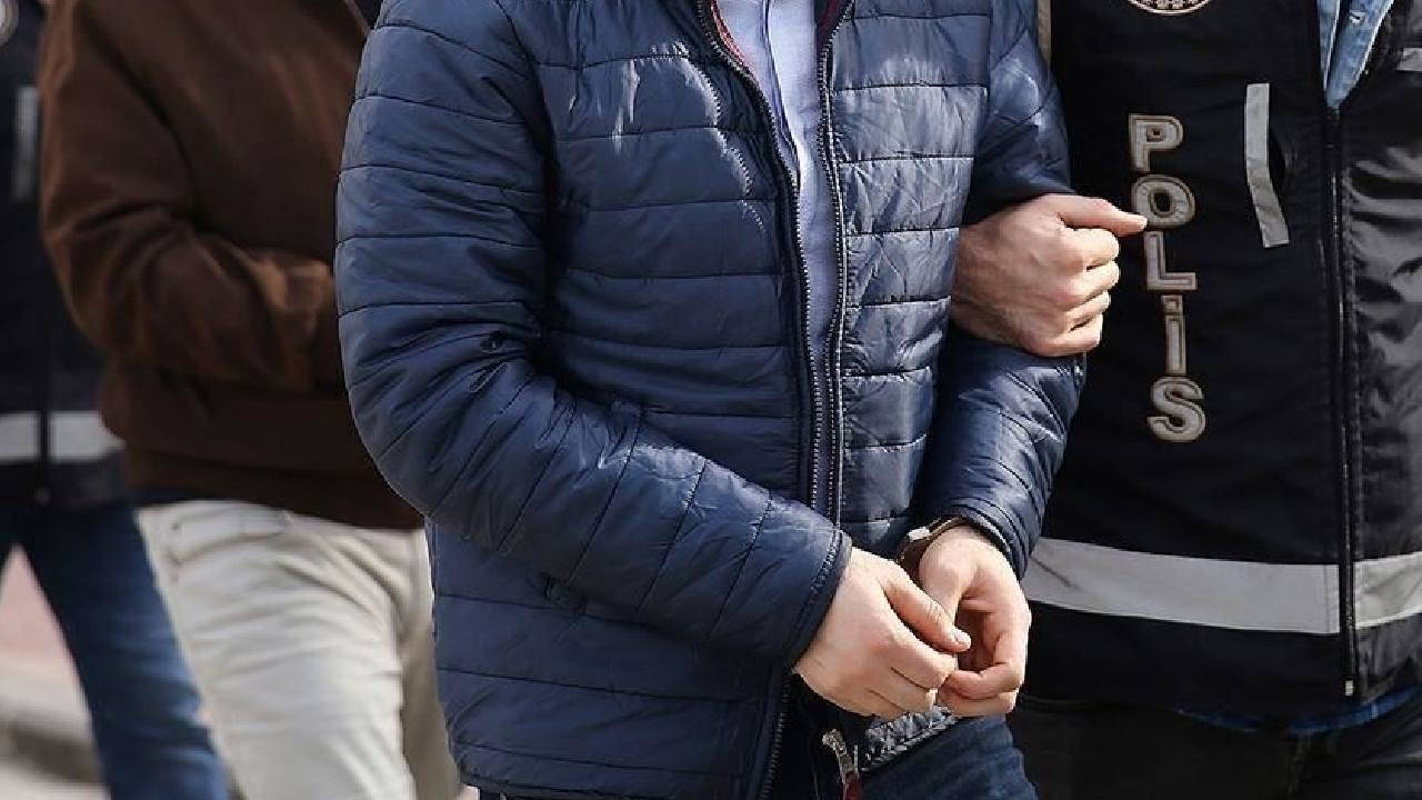 Kendilerini 'polis' ve 'savcı' olarak tanıtıp, milyonluk vurgun yaptılar!