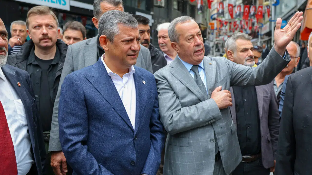 Özgür Özel Rize'de: Selden zarar gören esnafı ziyaret etti