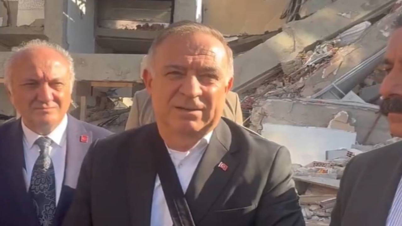 Enkaz bölgesine giden CHP’li Zeybek uyardı! “Sistem bitik durumda!”