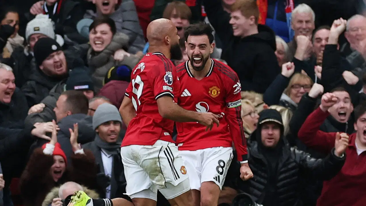 Manchester derbisinde kazanan United!