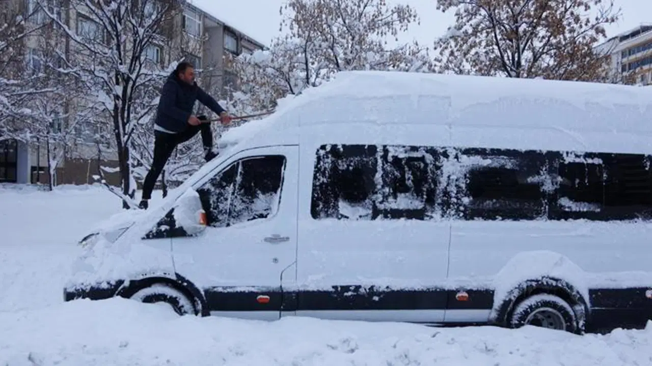 Türkiye kışa teslim: Ülke genelinde bazı yollar ulaşıma kapandı