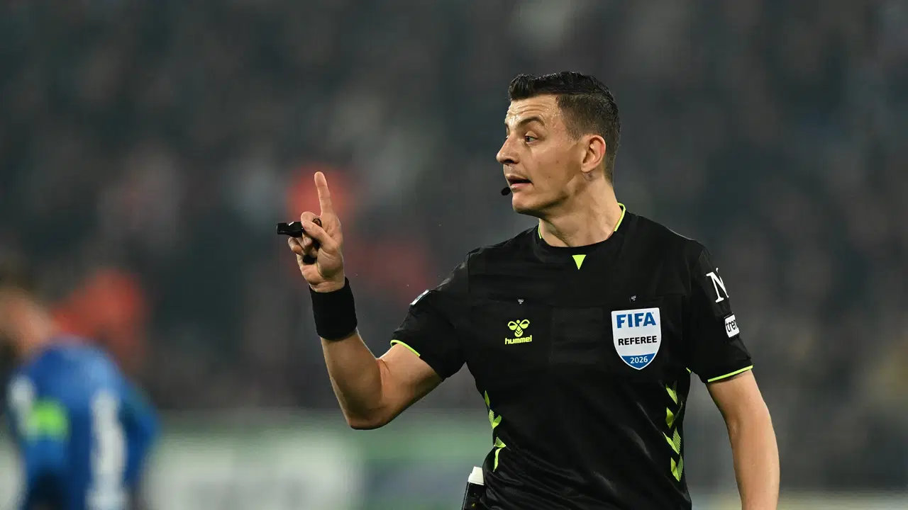 Eski hakemler, Çaykur Rizespor - Galatasaray maçını değerlendirdi: 'Ofsayt diyene saygı duyarım ama...'