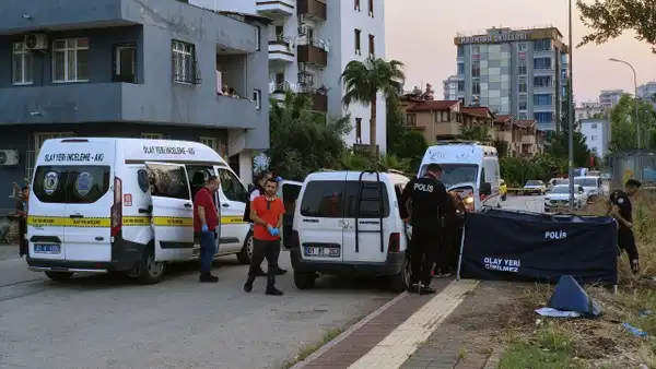 Husumetlisi ile oğlunu öldüren şüpheli: '40 milyon lirayı ödemeyince vurdum'