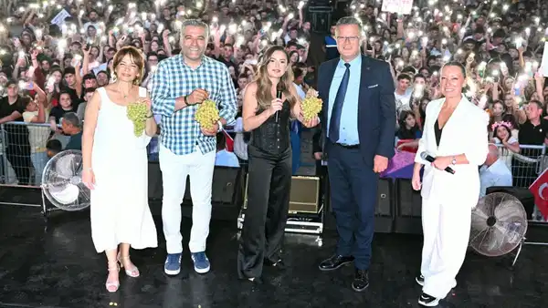 Alaşehir’in kurtuluşunun 104. yıl dönümünde Merve Özbey coşkusu
