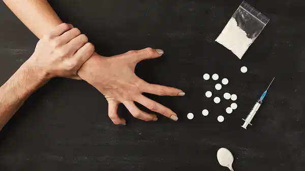 Bağımlılık yaşı 12’ye düştü: En kritik dönem 15-24 yaş!