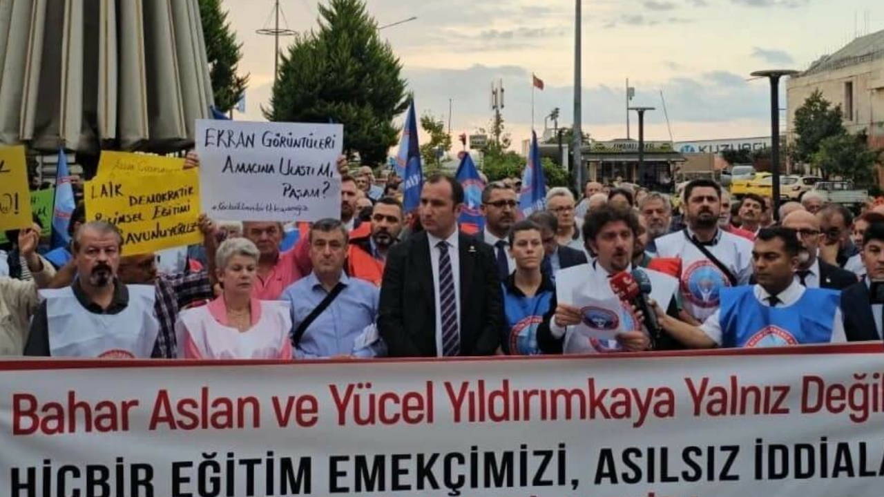 Afiş astığı için görevinden uzaklaştırılan lise müdür yardımcısı, ikinci kez davayı kazandı: Görevine iade edilecek