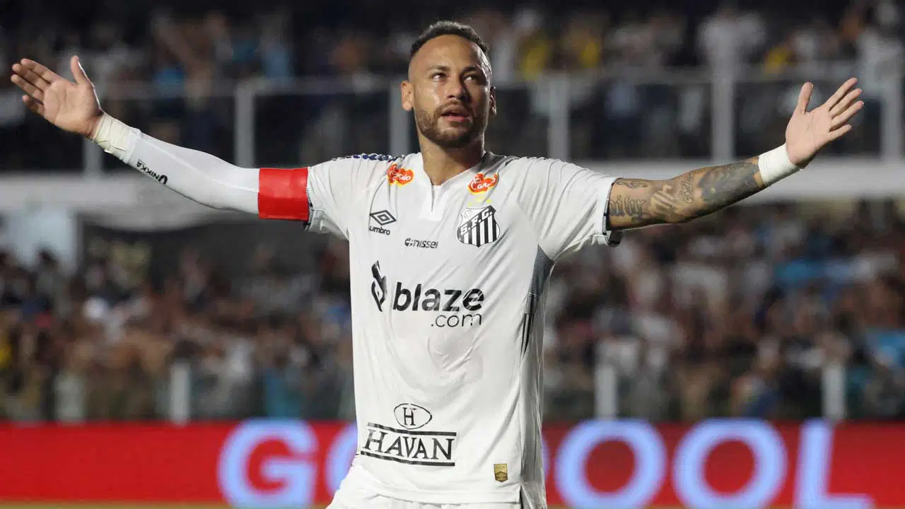 Neymar, Santos'la sözleşmesini 6 ay daha uzatıyor