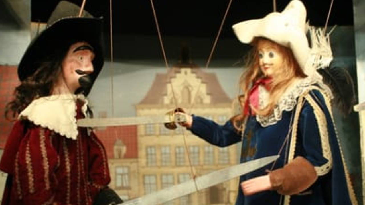 Geçmişi geleceğe taşıyan kuklalar