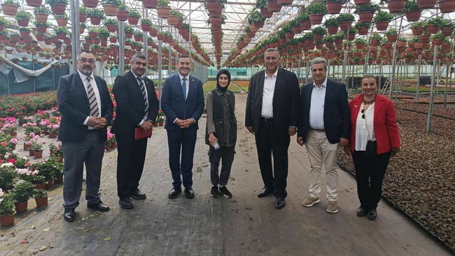 CHP'li Gürer çiçek üreticisinin sorunlarını dinledi