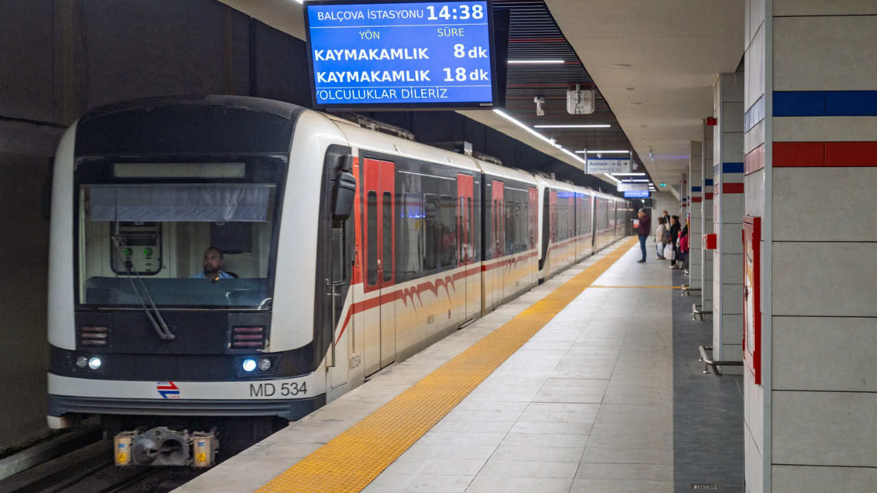 Fahrettin Altay ve Narlıdere arasında metro seferleri yeniden başladı