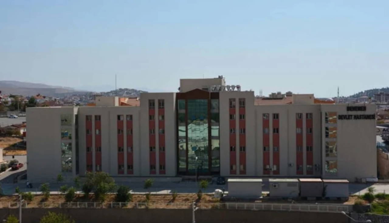 İzmir’de aile faciası… 16 yaşındaki lise öğrencisi babasını öldürüp, annesini yaraladıktan sonra intihara kalkıştı