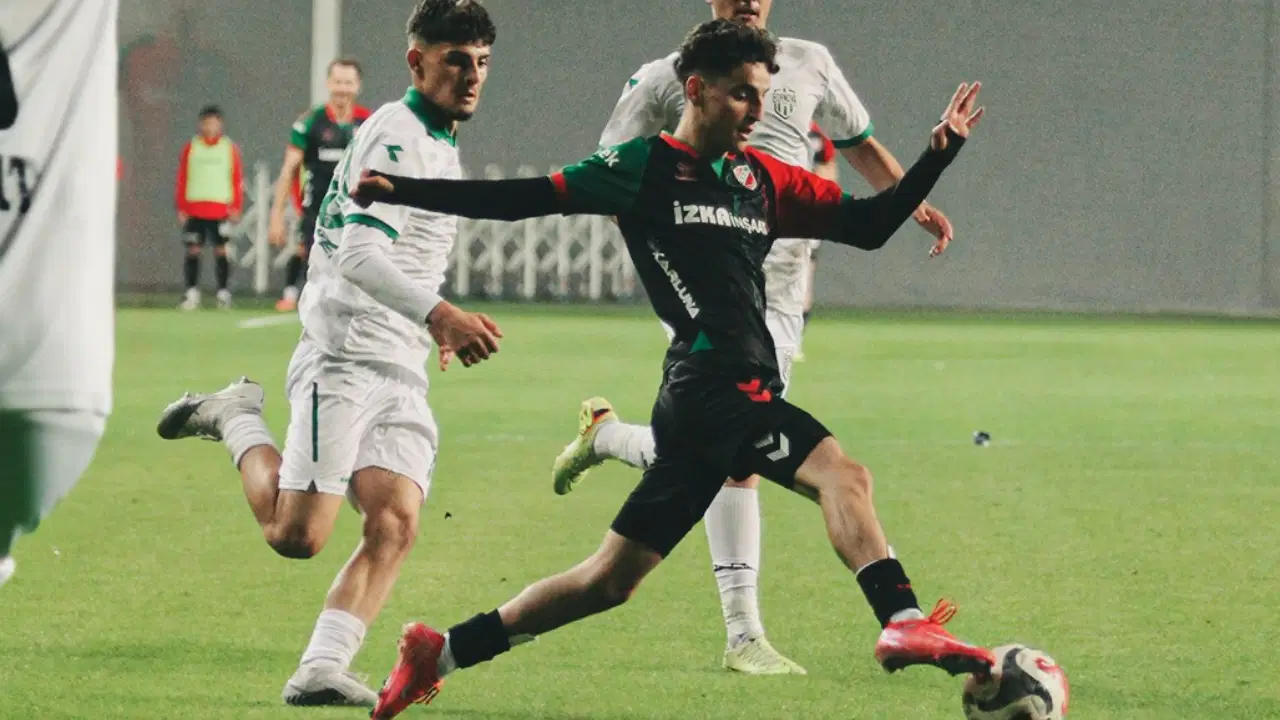 Adı Fenerbahçe ve Trabzonspor ile anılıyor: Karşıyaka'dan Adem Yeşilyurt açıklaması!