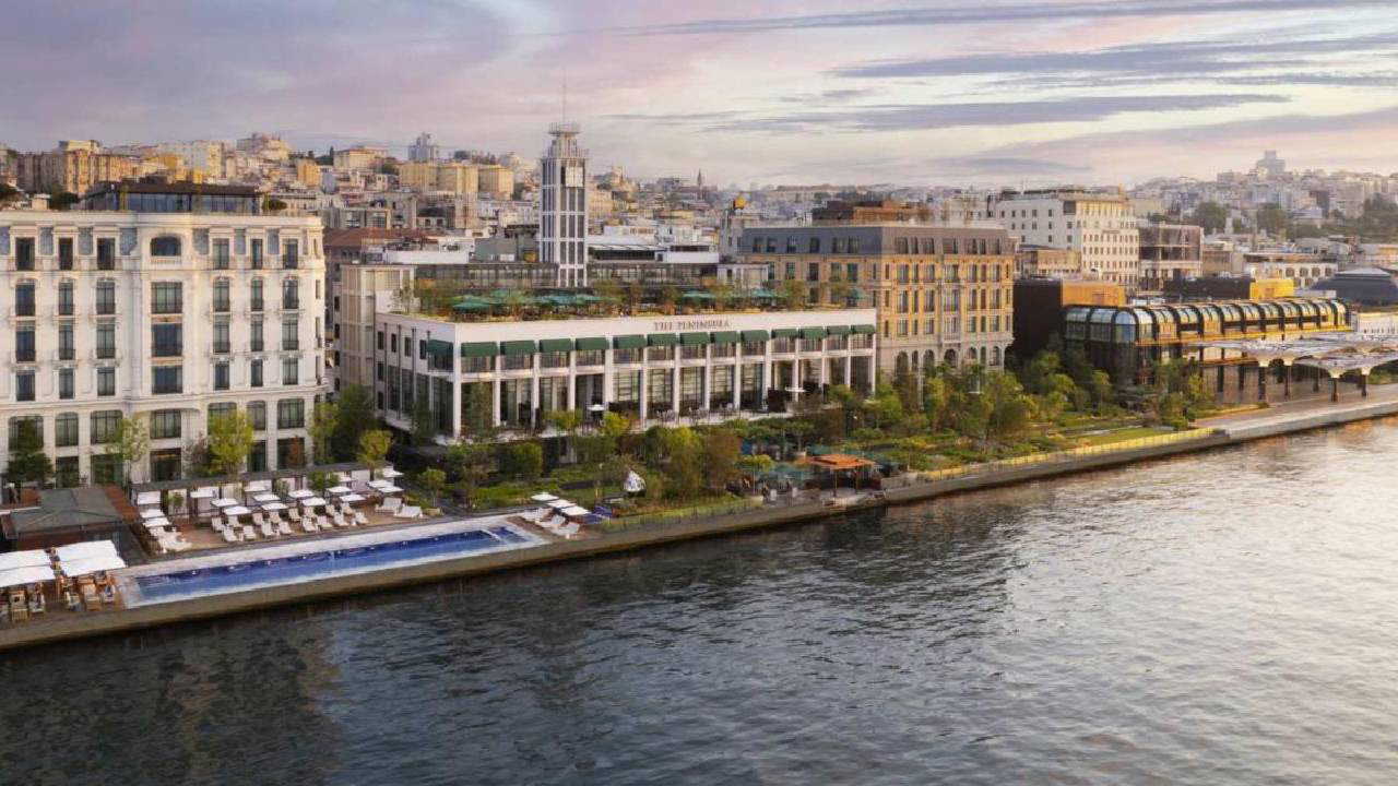 AVM ve otel işgali nedeniyle Karaköy sahiline ulaşmak 15 dakika yürüme gerektiriyor: Karaköy işgal altında!