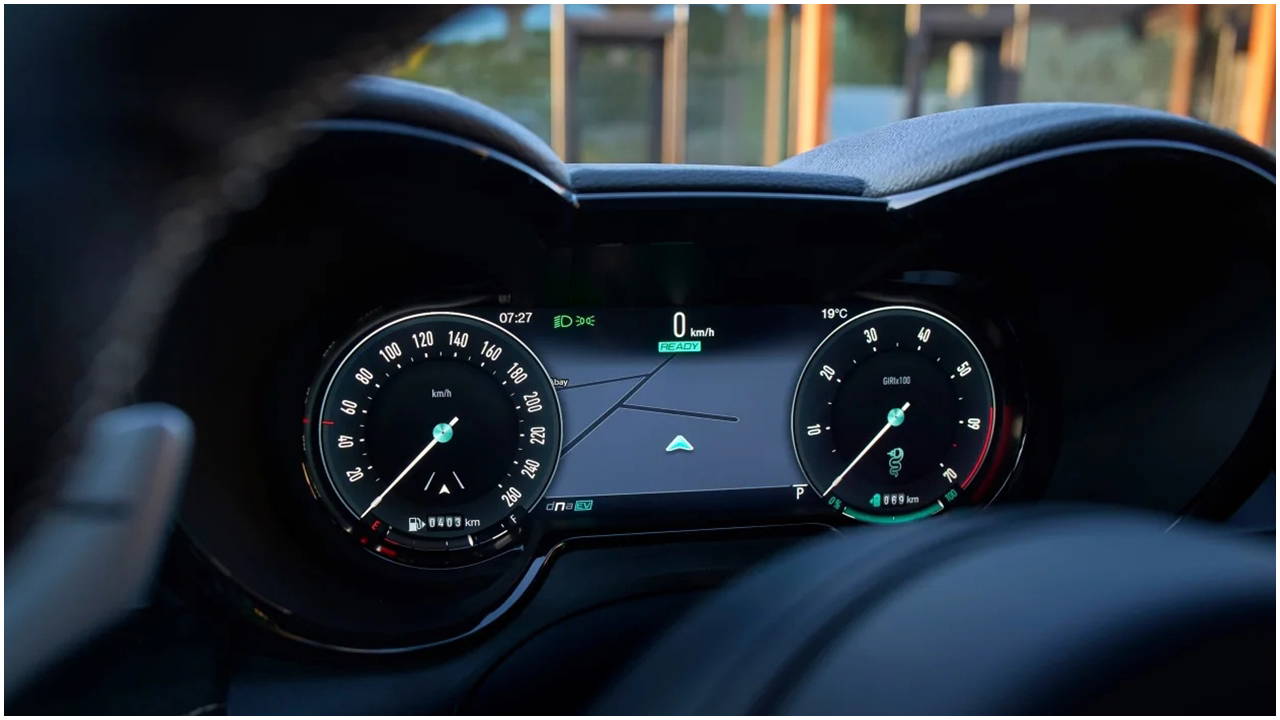 2026 Alfa Romeo Tonale sahneye çıktı: Yeni model eskisinden uygun fiyata satılacak! 