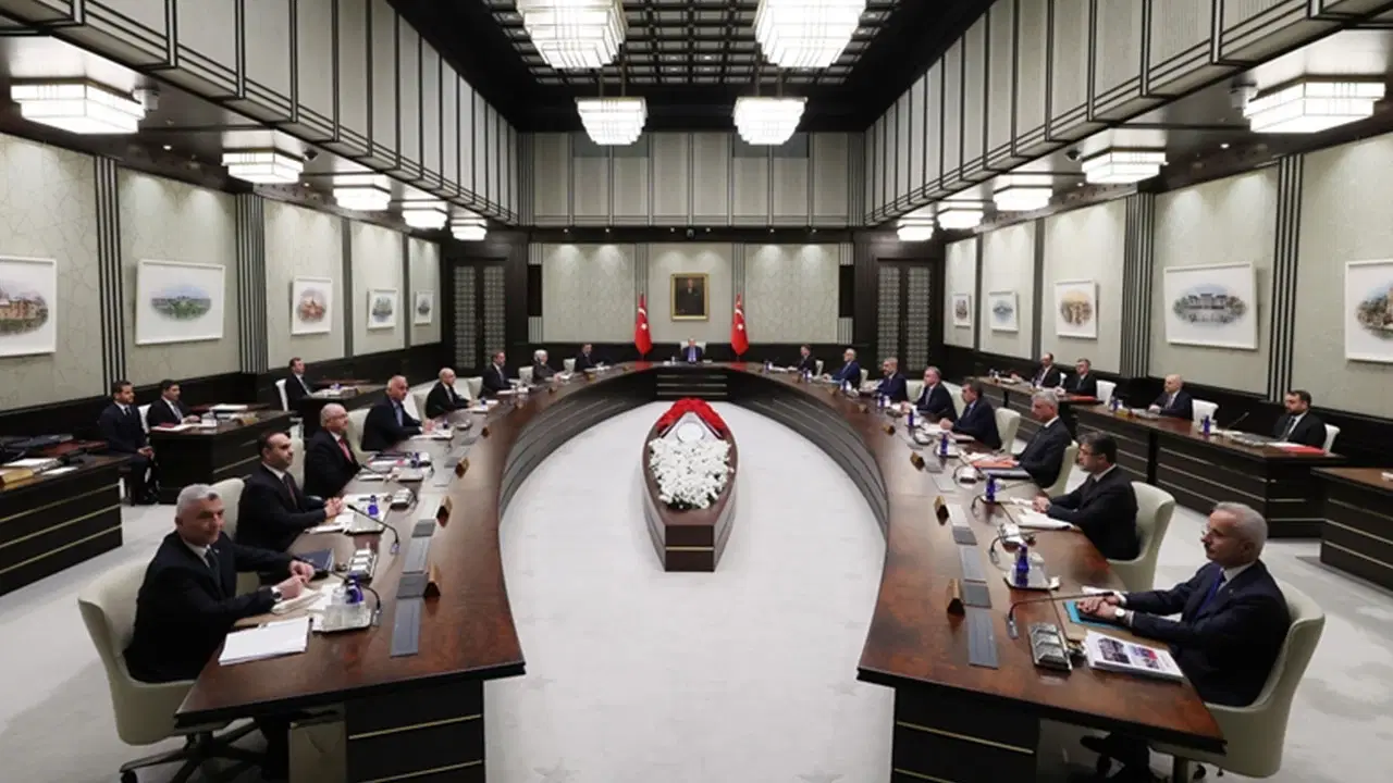 Kabine 3 haftalık aranın ardından toplanıyor: Günd…