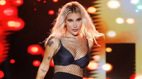 İrem Derici konserinde samimi itiraf: 'Hayatımda sadece bir pişmanlığım var'