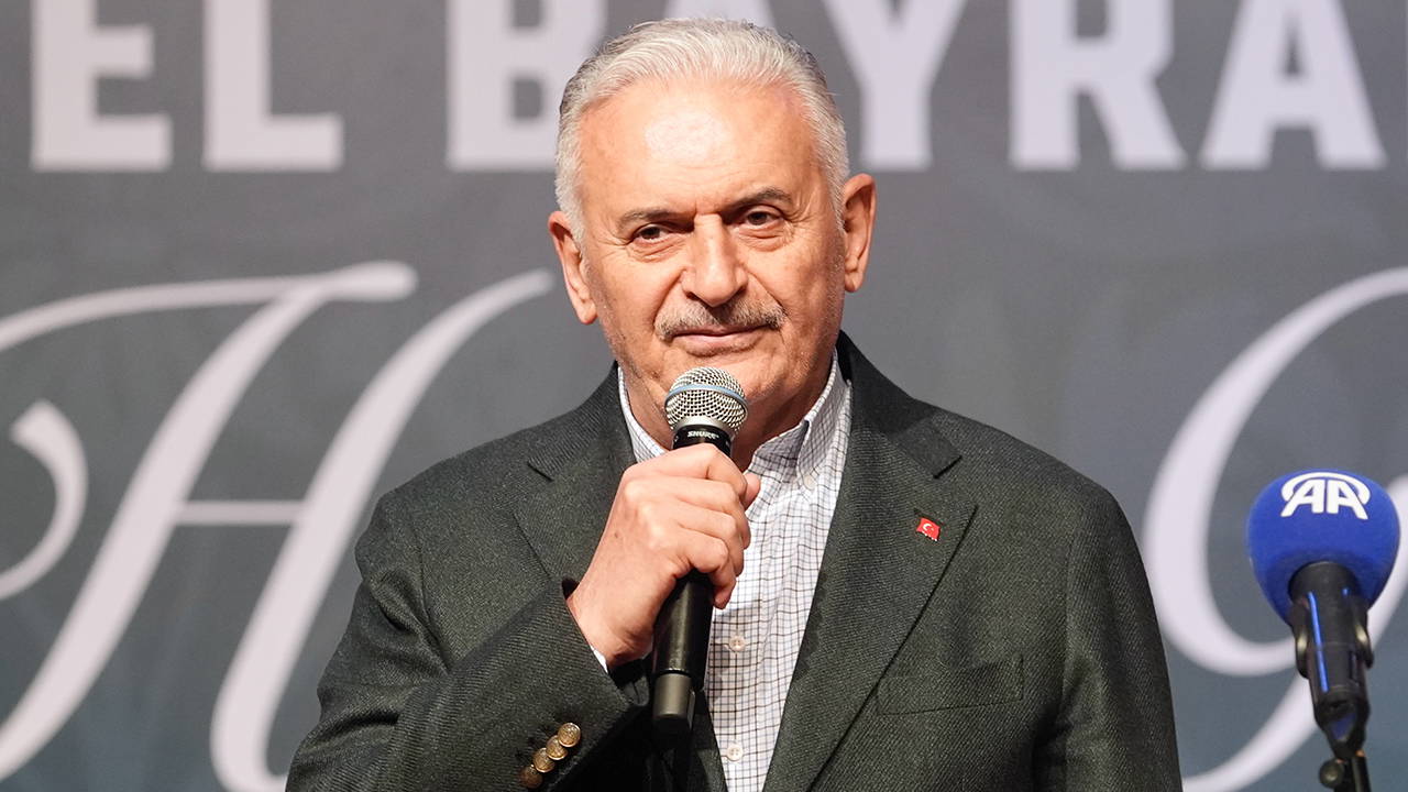 Binali Yıldırım: Sahte bayrak operasyonu yapıyorlar, füzeyi başka yerden fırlatıyorlar