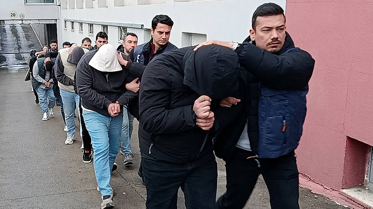 Yasa dışı bahis çetesi, ayda 50 milyon lirayı yurt dışına kaçırmış: 21 gözaltı