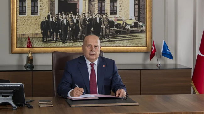 Görevden uzaklaştırılan başkandan açıklama